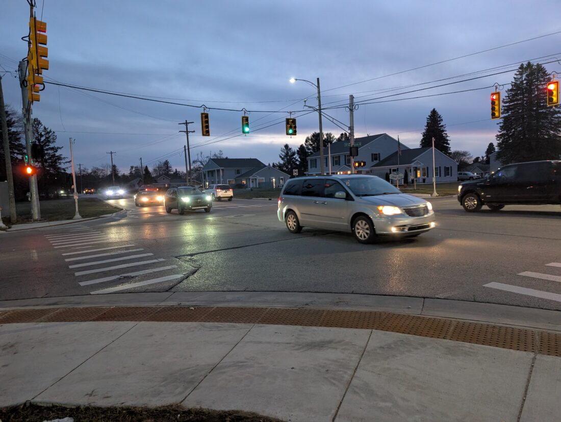 News photo by Reagan Voetberg Cars line the intersection at Hobbs and 3rd Avenue on Wednesday evening.